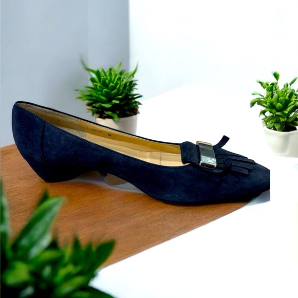 Brunate navy suede point toe baby heel loafer size 38 US 7.5 - Picture 1 of 7